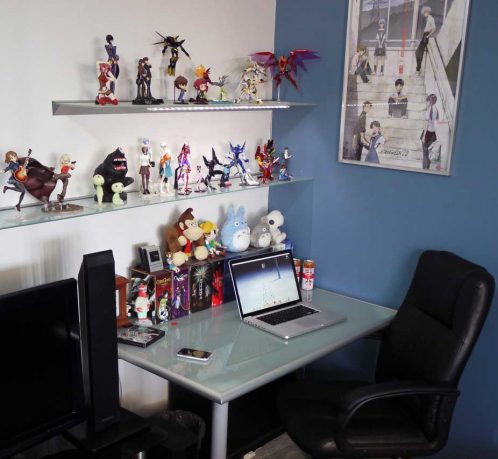 Awesome iMac Desk with Action Figure