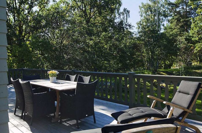 Beautiful Lounge Terrace with Garden View