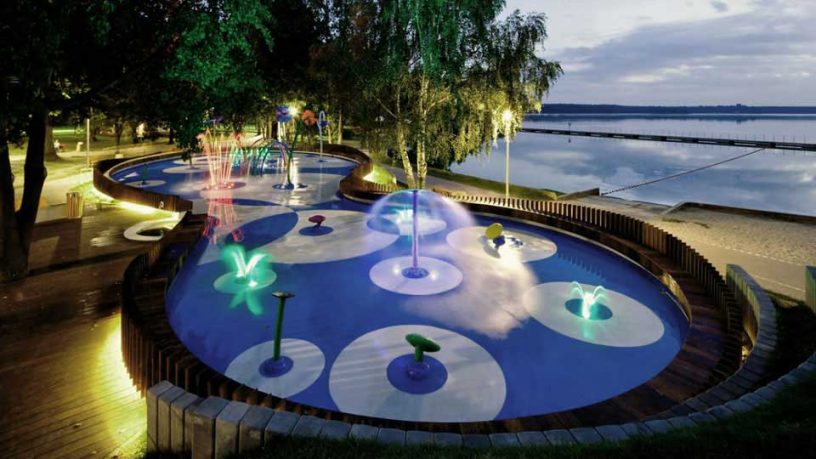 Beautiful Lighting Small Water Playground