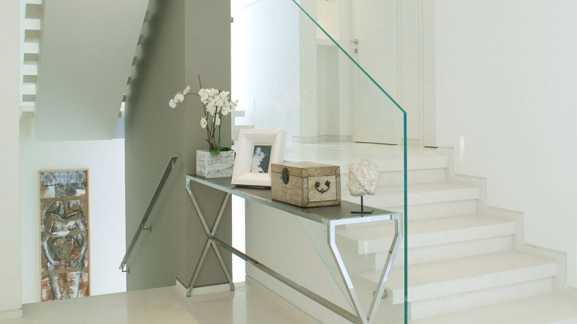 Glass Frame Staircase Design