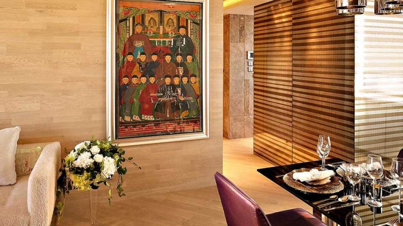 Living Space with China Classic Art Decor