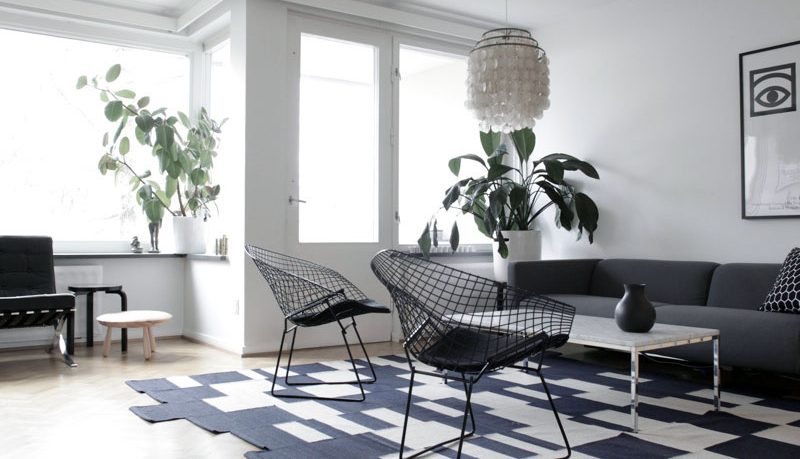Simple Black White Living Room with Net Chairs