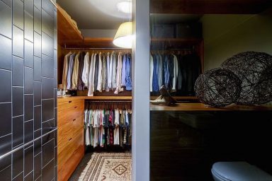 Small Walk in Closet Apartment Design