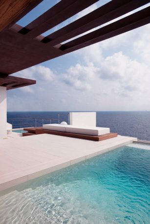 Amazing Infinity Pool with Beautiful Ocean View
