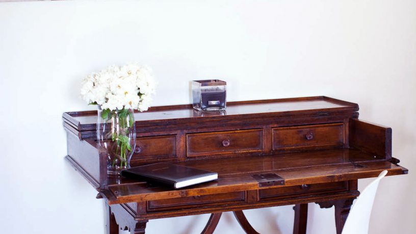 Classic Italian Reading Table Design
