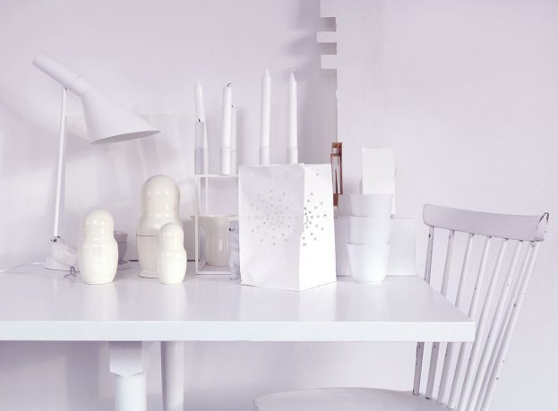 Clean White Table Decor Photo Ideas