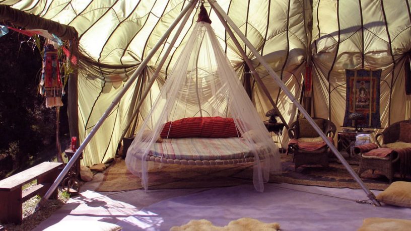 Cool Design Folating Bed with Shaded Mosquito and Net