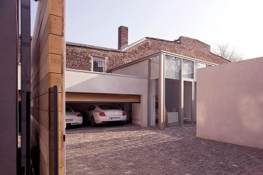 Large Garage Cobbled Driveway Ideas