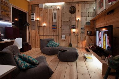 Cool Multimedia Library with Block Wall Design Ideas