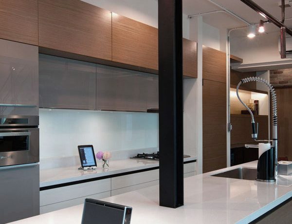 Modern Kitchen with Shiny Furniture