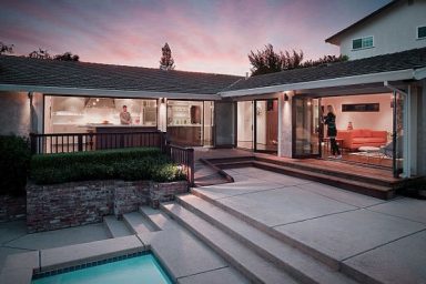 Modern Outdoor Patio Area with Concrete Deck Design