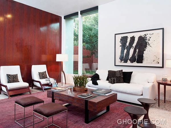 Elegant Living Room Design with Traditional Furniture