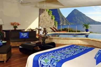 Master bedroom Lounge with Amazing Montain View