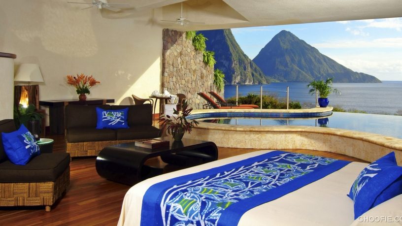 Master bedroom Lounge with Amazing Montain View