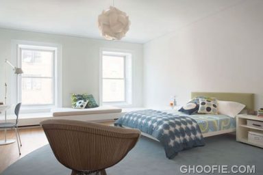 Minimalist Bright Bedroom Interior Design by Reese Roberts