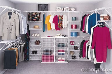 Minimalist Small Walk in Closet Design Ideas