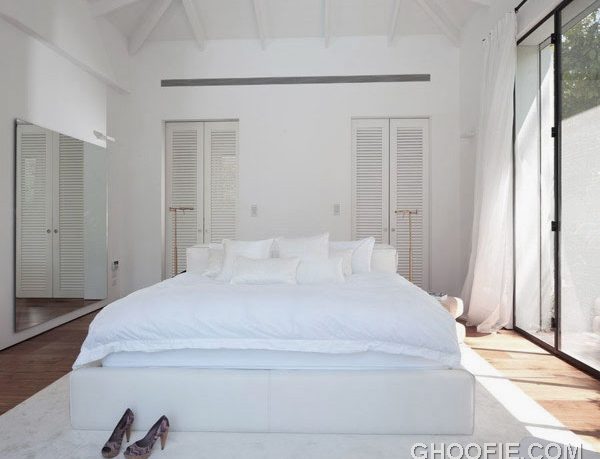 White Master Bedroom for Modern Family House Design Ideas