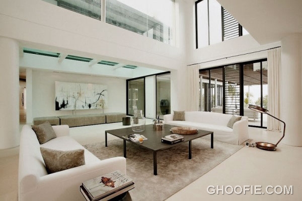 Cozy Bright Living Room Design Ideas with High Ceiling