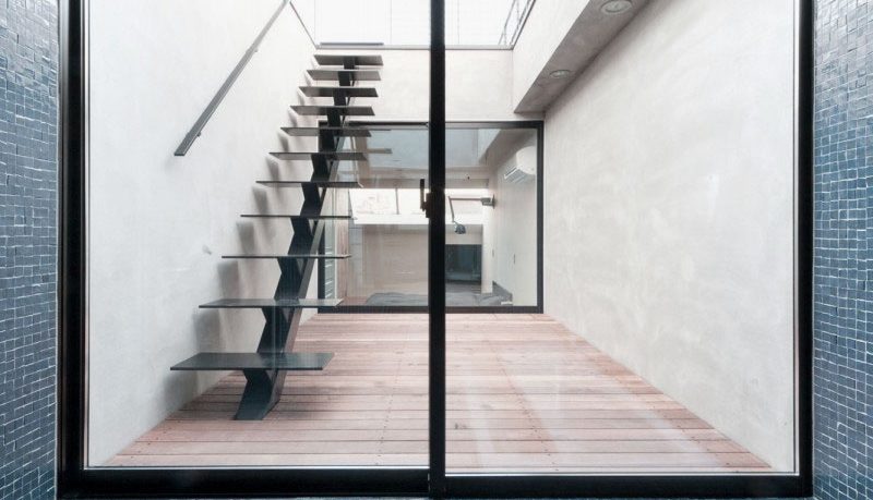 Sparkling Small Bathroom Design Ideas with Two Glass Windows