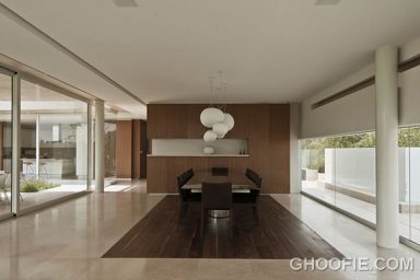 Bright Dining Area Design Ideas with Elegant Table
