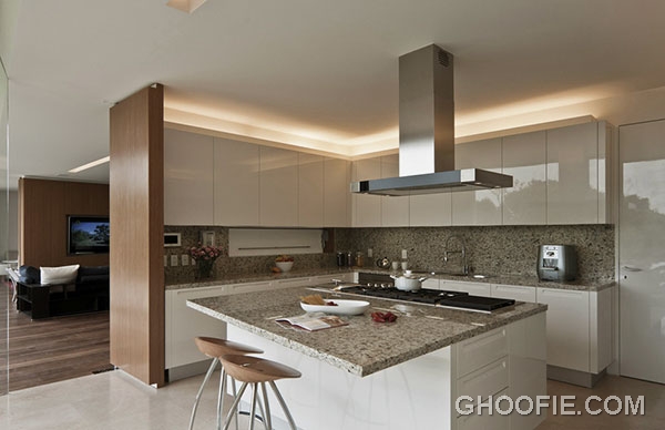 Luxury Kitchen Design Ideas with Marble Backsplash