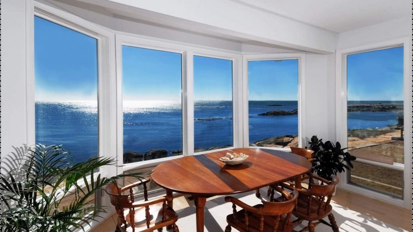 Beach house dining room