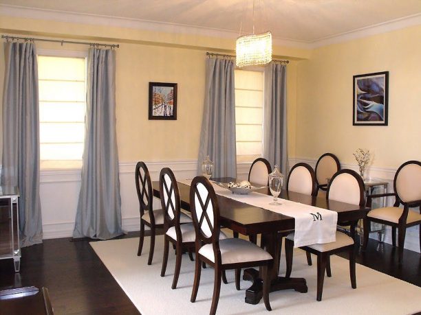 Dining room with wallpaper