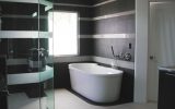 Black & white bathroom design