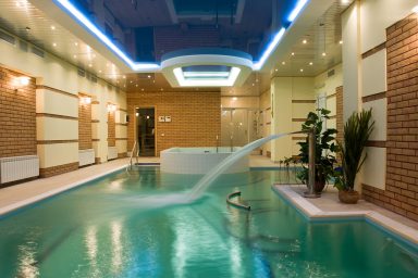 Indoor pool with fountain