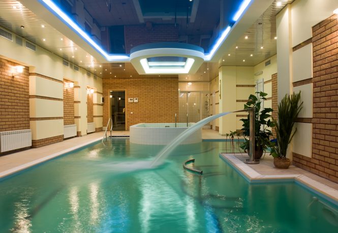 Indoor pool with fountain