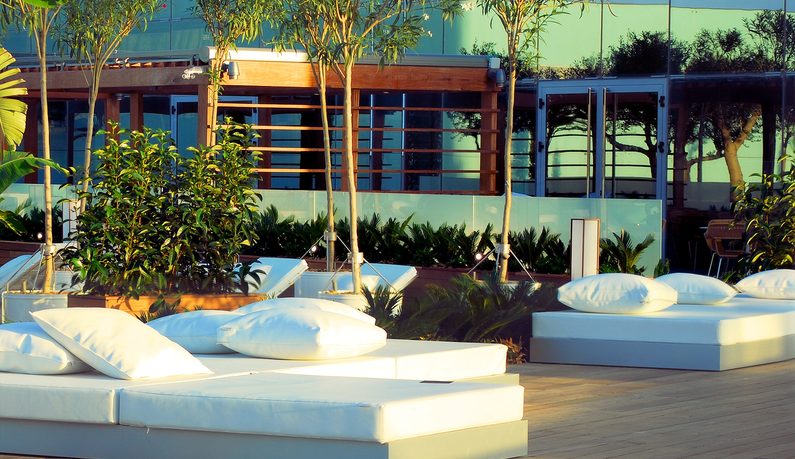 Building garden and chairs